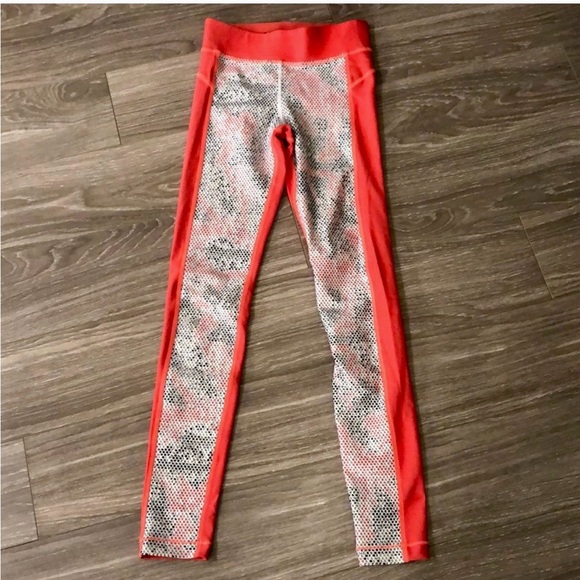Under Armour Pants - ❤️WOMEN’S UNDER ARMOUR HEATGEAR LEGGINGS